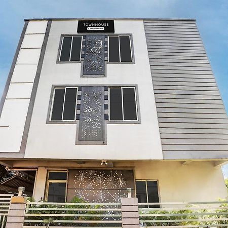 Super Townhouse Chandrasekharpur Бхубанешвара Экстерьер фото